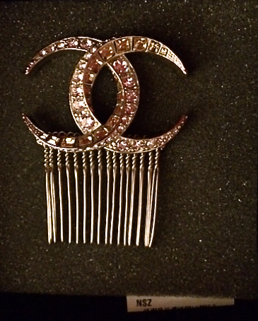 Chanel Dubai 2015 CC Crystal Embellished Gold Tone Hair Comb NIB: CHANEL Dubai 2015 Crescent Double CC Moon Hair Jewelry  main image 2
