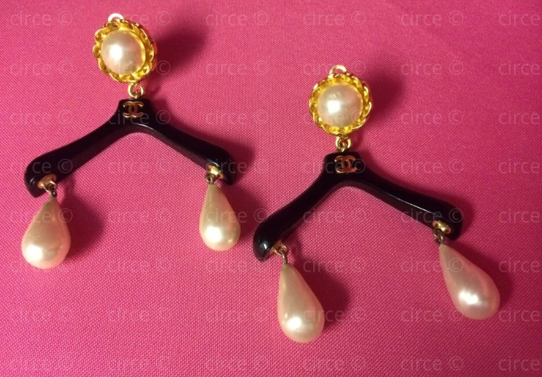 Chanel hanger clearance earrings