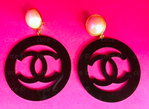 ** Chanel 1988 Rare Vintage Black Resisn CC Logo Jumbo Hoop Earrings **