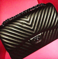 * 2015 CHANEL CLASSIC JUMBO LARGE SO BLACK HDW CHEVRON FLAP BAG *