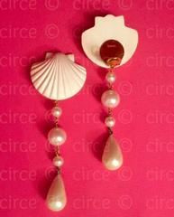 * Chanel Vintage Shell Earrings Long Dangling Pearls *